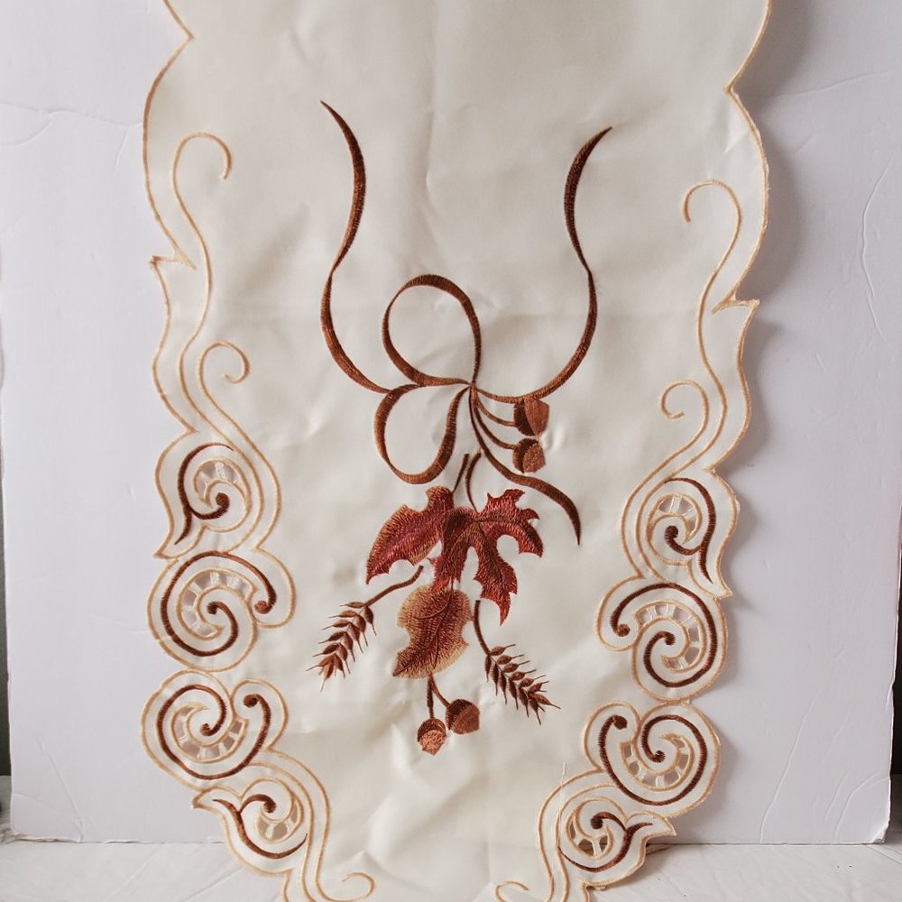 70" Fall Leafs of Brown on a Ivory Runner